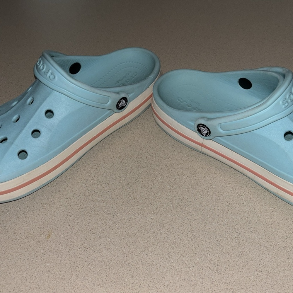 Blue crocs - Picture 3 of 4